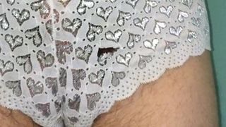 A calcinha de prata loveheart da Pantym1 fica molhada