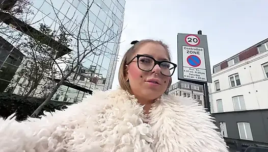 Sandie Candy Cumwalk