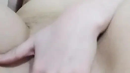 Masturbiere meine muschi, bis sie sahnig ist