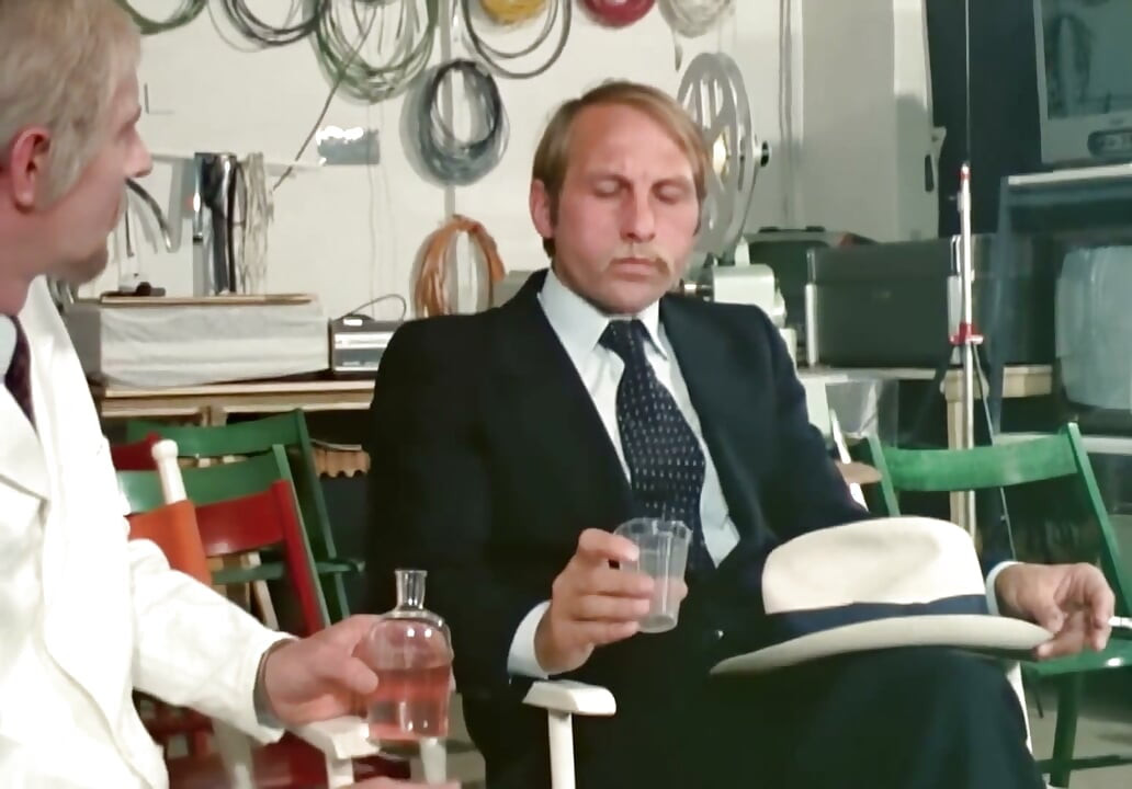 משחקי בנות (1978) - נופלת לתאווה 1980