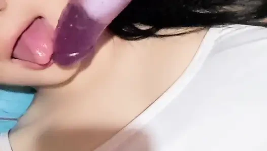 "Sadece senin için ıslak amcığıma dokunuyorum"