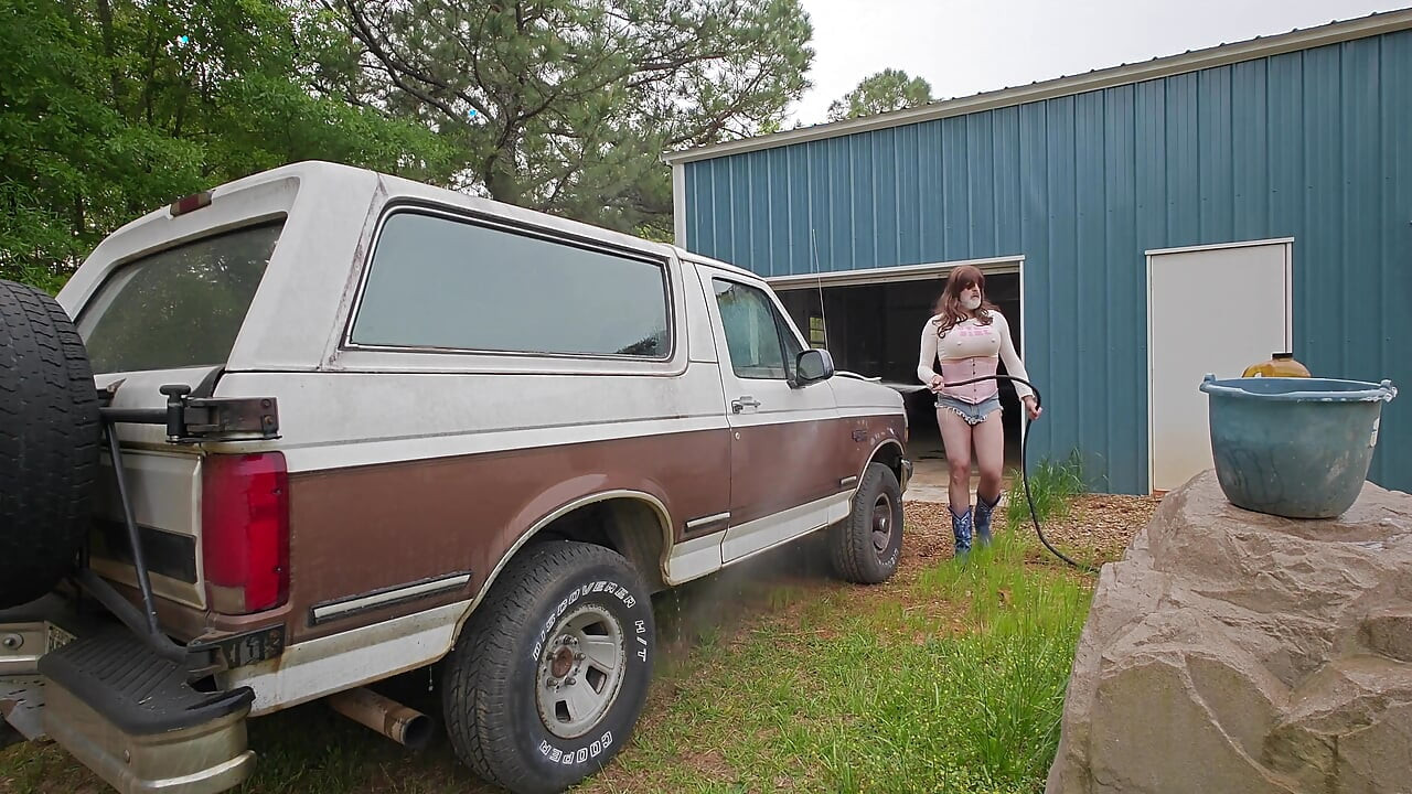 Bearded Giant Fakes Tits Crossdresser Car Wash