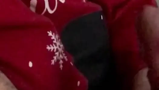 What a pleasure and what a cumshot after a good in front of the TV