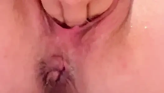 Fisting, squirting and masturbating in the bathtub