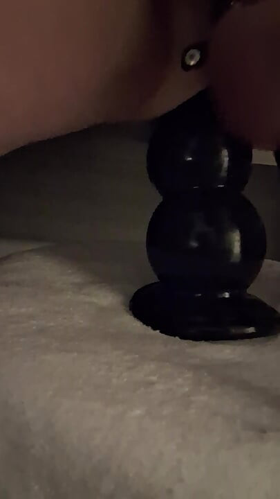 Largo vídeo amateur de pareja jugando a las bolas