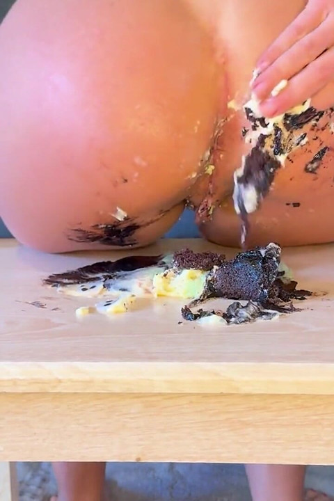 My First Cake Smashing with My Ass