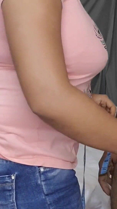 Muss teilen moment von "Lady Tailor berührt meinen schwanz, ich habe sie gefickt, sperma auf ihre füße"