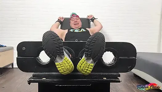 TICKLISH CHICKS - Babz0nther0x Uses Her Devilish Nails to Destroy Mat's Sensitive Spots