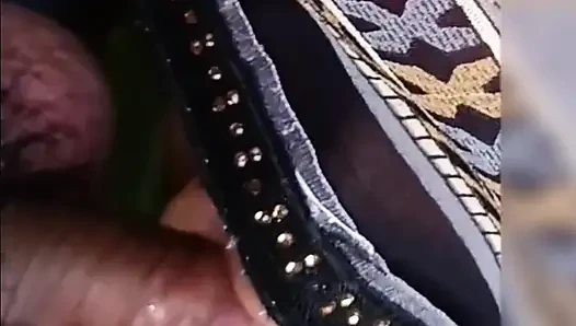 Khet mein badi bhabhi brother-in-law ji I want to suck your cock Kasu bhabhi drink the water of my lode no one in the field
