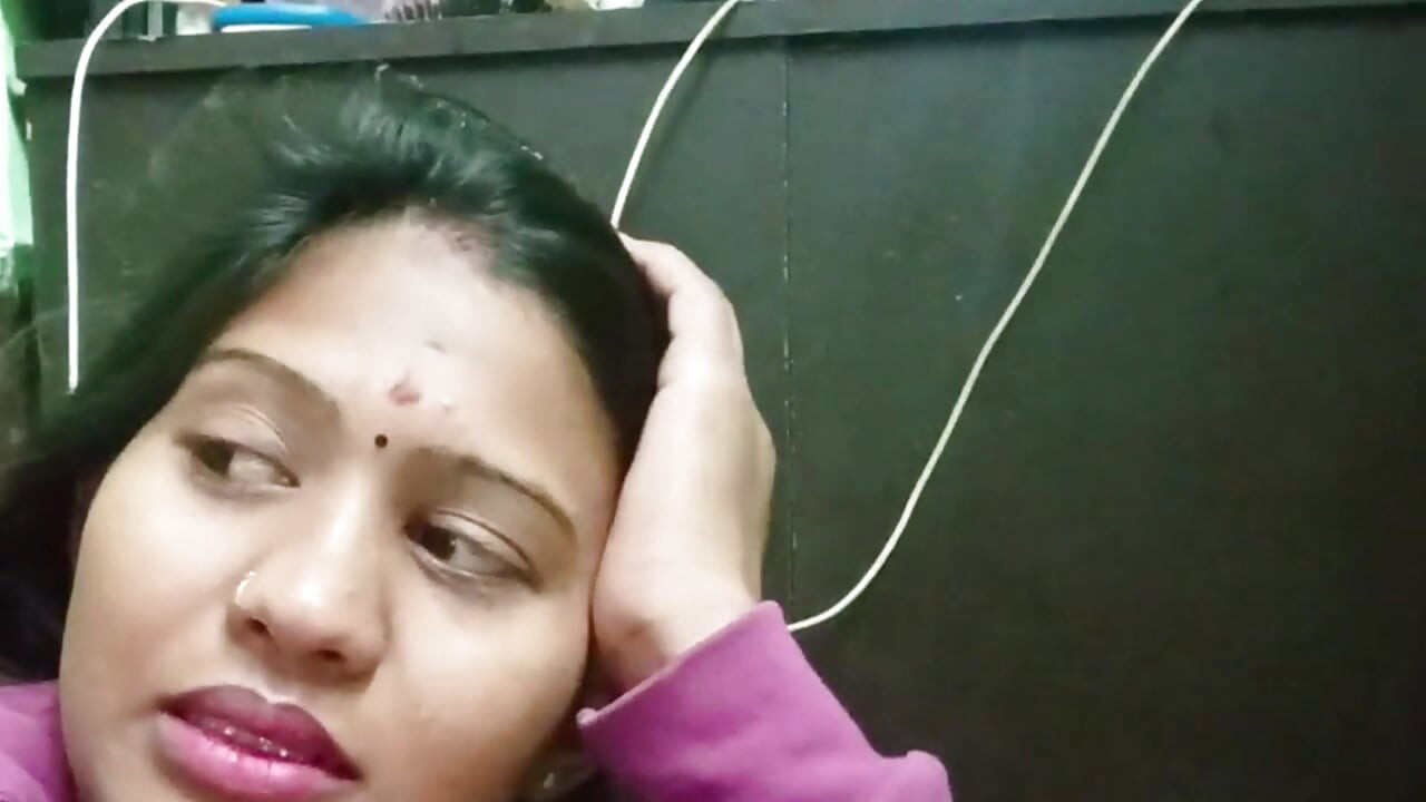 Bur me ungali karte chacha ne pakda aur chod diya