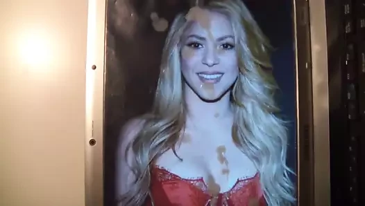 Shakira boşalıyor