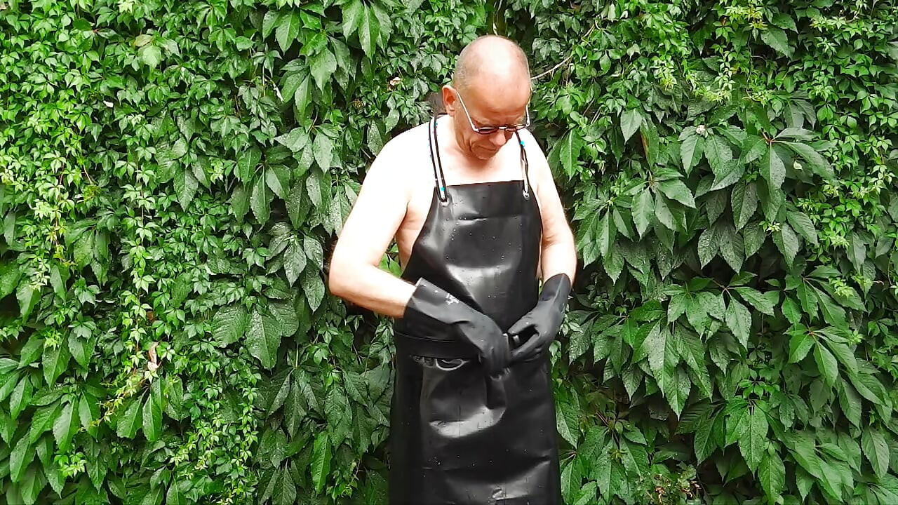Horny Rubber Gardener 27 (Wet Play & Piss)