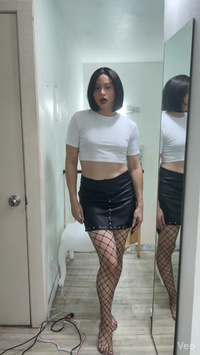 Cdzinha masturbating 4