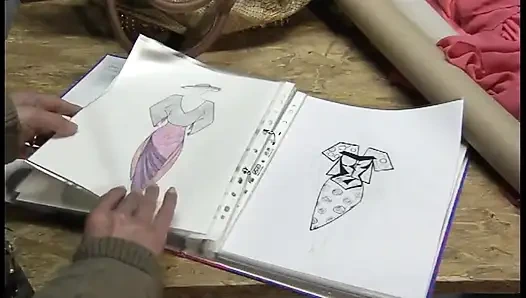 Sebenarnya, ini tentang mode, tetapi seks lesbian bahkan lebih menarik