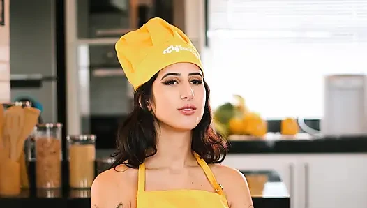 Горячая лесбийская латиноамериканская кухня — Часть 2 — SFW