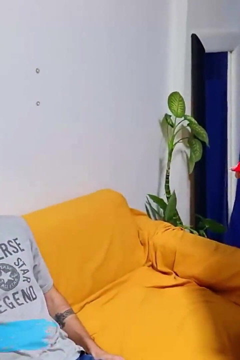Tiktoker Arjantin porno oyuncu seçmelerine gidiyor ve sonunda büyük bir yarakla sikiliyor - divinamaruuu