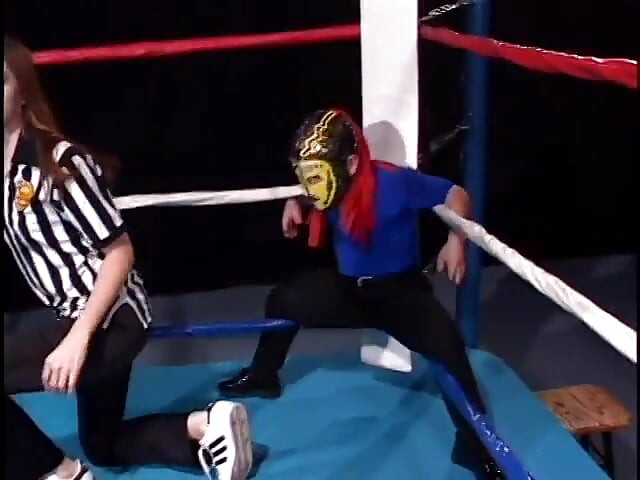 Midget wrestler gets fucked and rode by the brunette babe