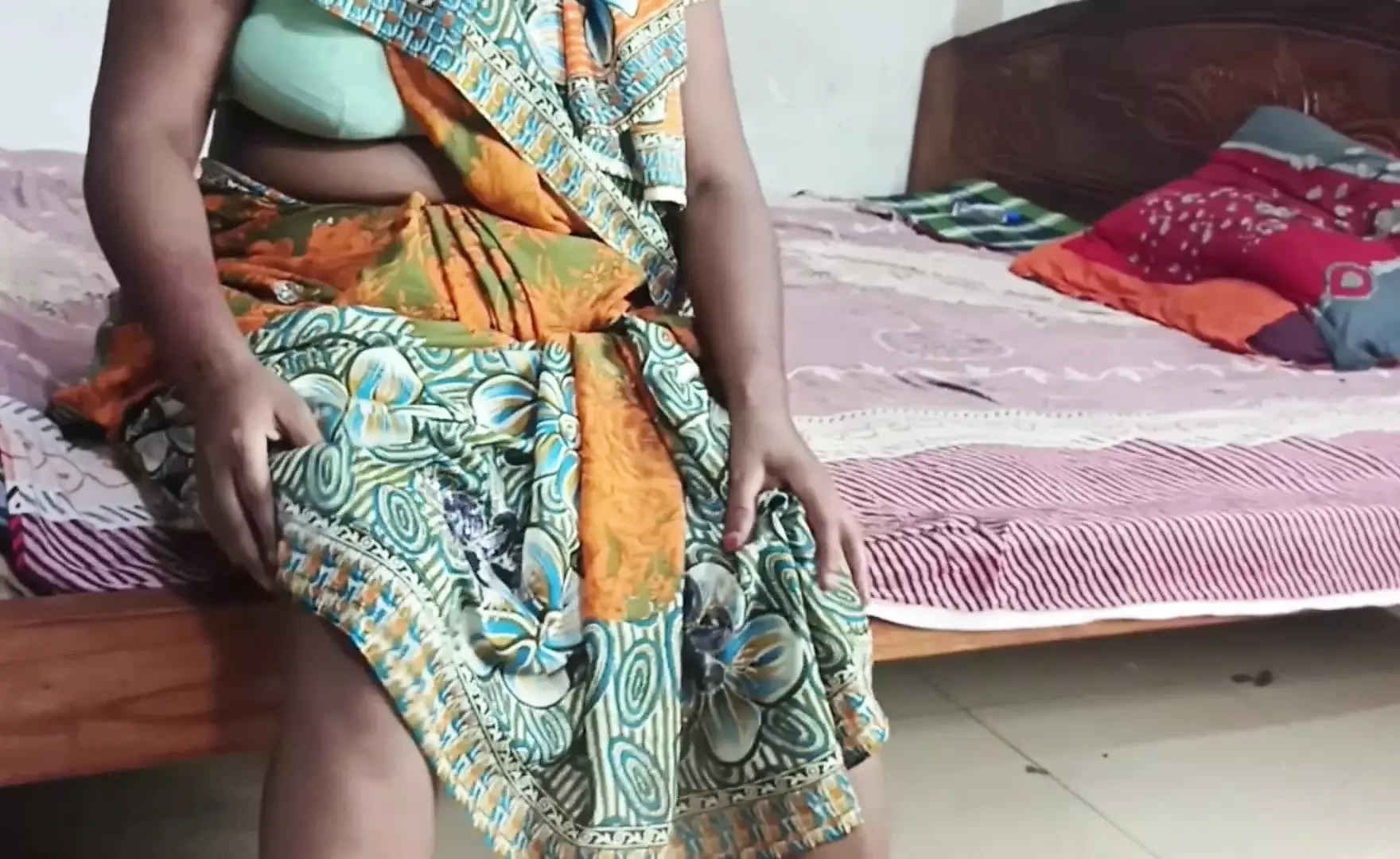 My quite aunty On the day of the reception, the sexy old aunty celebrated the wedding night with the aunty desixx