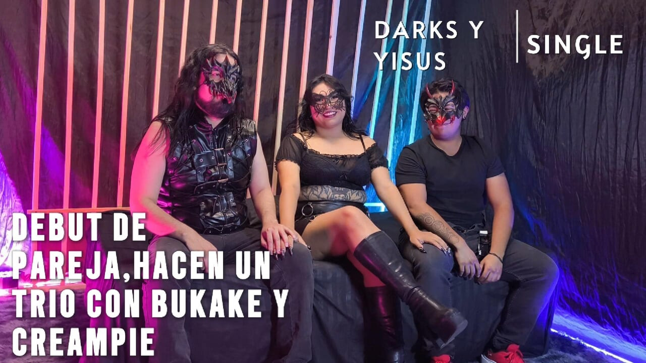 DARKS COUPLE FUCKS IN A THREESOME WITH STRANGER