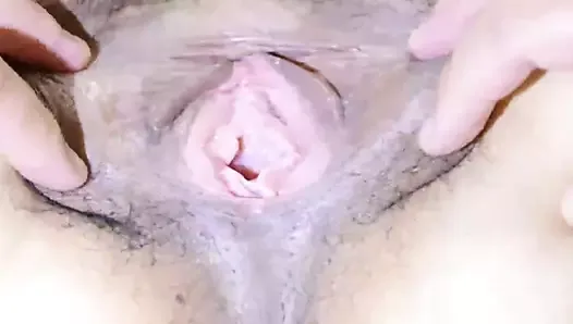 spread mature pussy