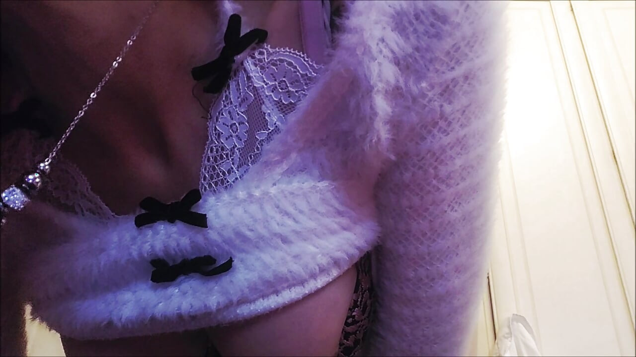 Banyak episode panas dengan Lavinia yang cantik