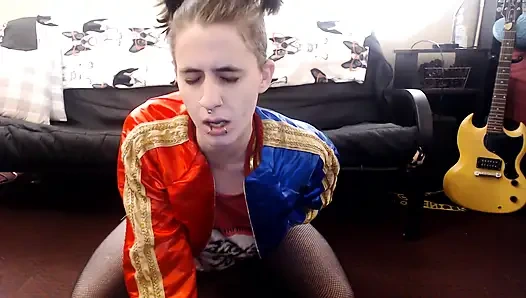 Cewek seksi harley quinn lagi kentut