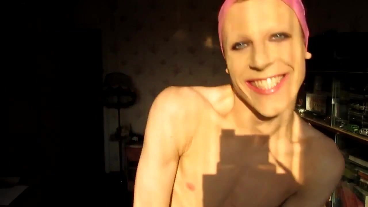 TWINK IS ALWAYS HUNGRY FOR RAW COCK