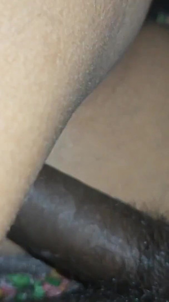 Emotivni trenutak iz "Desi indijske seoske svastike xxx video. Desi soni svastika xxx video na Hindiju."