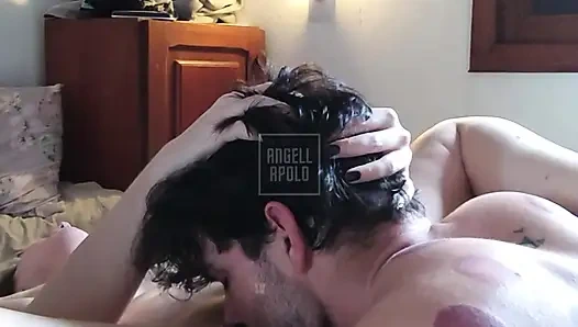 Ich lutsche die rosa muschi meiner stiefschwester, bis sie schön kommt und stöhnt teil 2