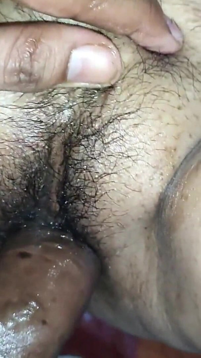 Memek berbulu besar desi toket besar mengentotku. Pertama kali dicrot sperma dua kali closeup, video seks sambil ngomong jorok | Klip 2