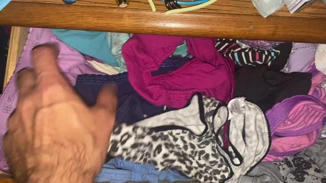 Friends 19y sisters panty drawer