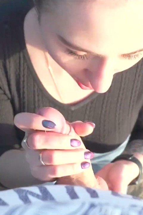 Outdoor Car Blowjob / Cum Swallow