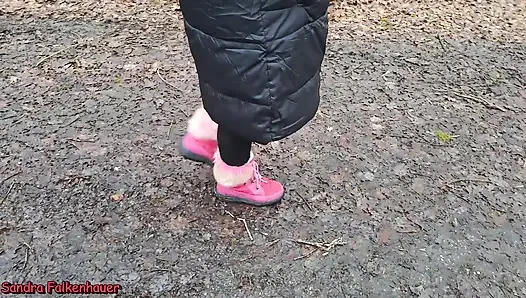 Roter Ganzkörperanzug