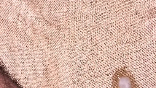 Kız arkadaşım penisime yağ masajı yapıyor