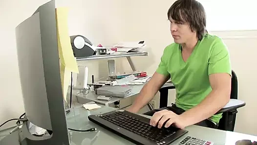 Young Jewels West шлюха с золотыми волосами получает ее киску