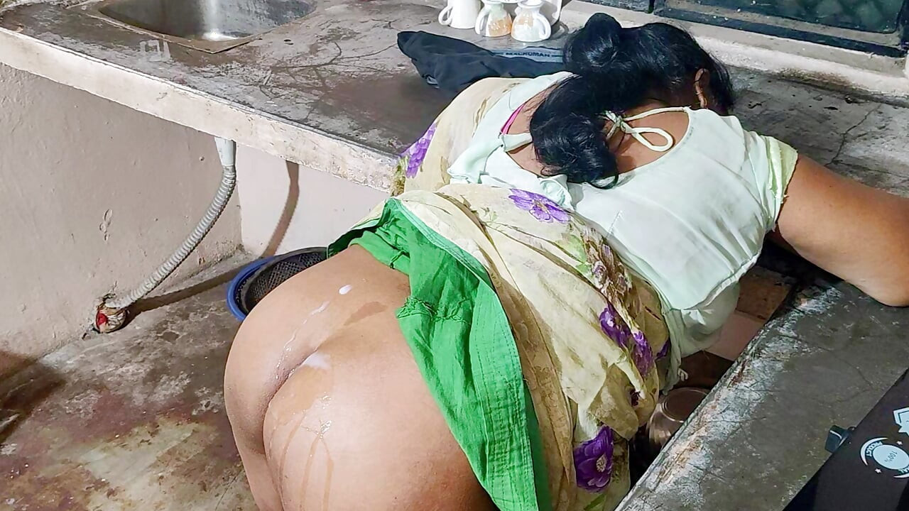 Dona de casa indiana o garoto vizinho