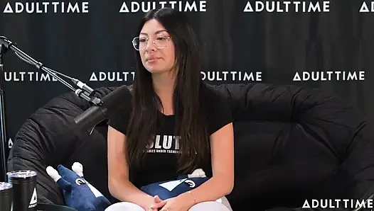 Cami Strella bir kült hayatta kalmak, tiktok şöhreti ve tek eşlilik dışı | Adult Time Podcast