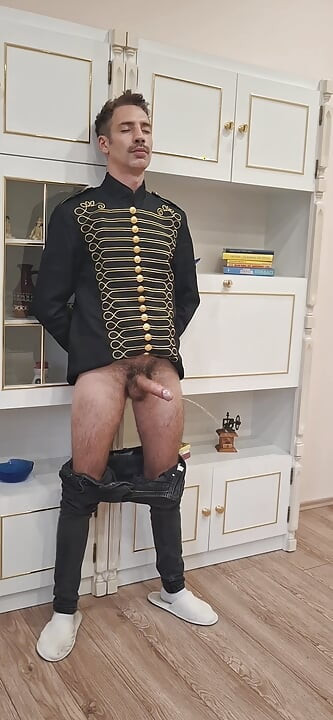 Thomas. Stepdaddy Sucking Young Dick off. Pissing After Cím.