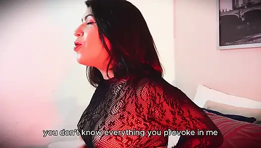 Naty Angels'ın merakı yumruk sokmayla bitiyor