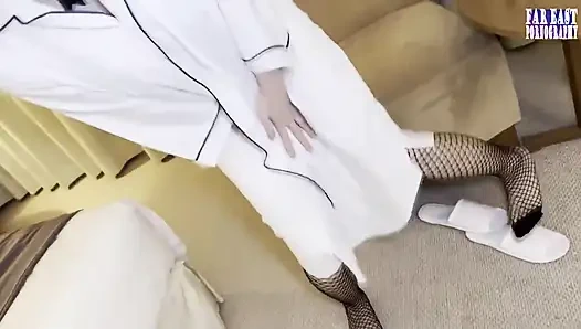 Глубокое сердце заглатывает Bliss, как она наслаждается каждой теплой каплей в двойном рту кульминации, дата -3/4