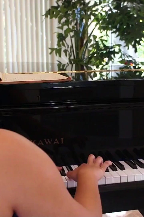 Maple Lee Eats Her Teacher Daisy Leon's Pussy