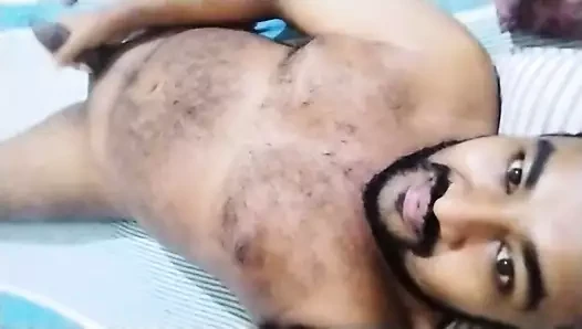 Seksi kıllı Hintli çocuk