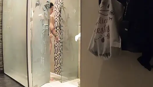 Seks di kamar mandi sama wanita dewasa asal uruguay