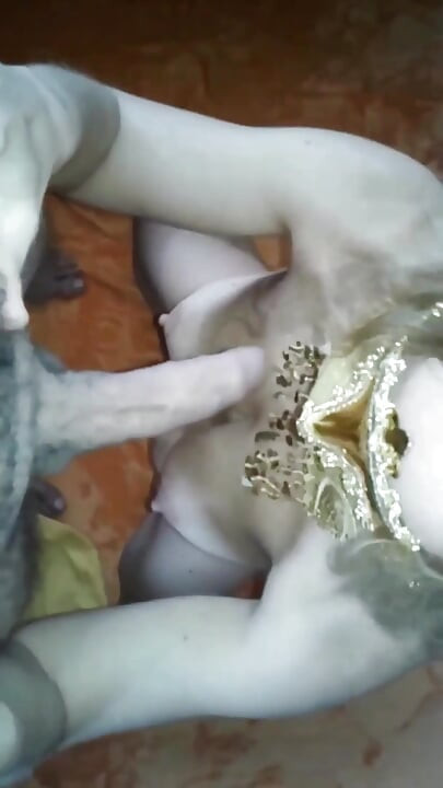 Dansul, poza și jocurile sexuale ale Selenei, de aproape