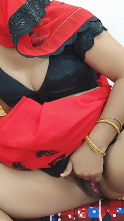 Must-see moment from "Indian Desi young bhabhi finger live Sex"
