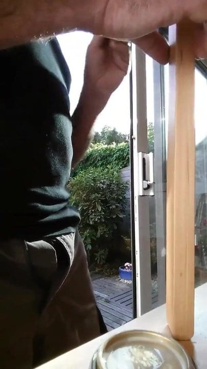 Varnishing of a stool