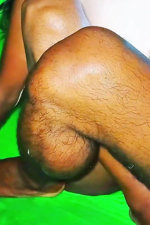 Kirtan Kumar ve Nikita Sharma normal seks
