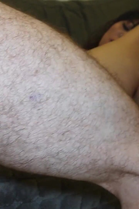 Part 2/2 Teen Asiatique Mince Avec Gros Faux Seins Se Faire Ravager Et Creampie Par Un Étranger