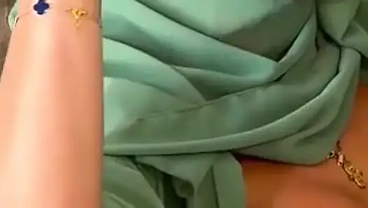 Seksi tesettürlü hizmetçi patronunu sikiyor