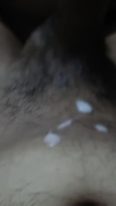 Red top wali sexy desi ladki ki gand maari, chut mein pani nikal diya aur uske soft dudh par full cumshot kiya. Hath se dick ko masalte hue | Clip 1